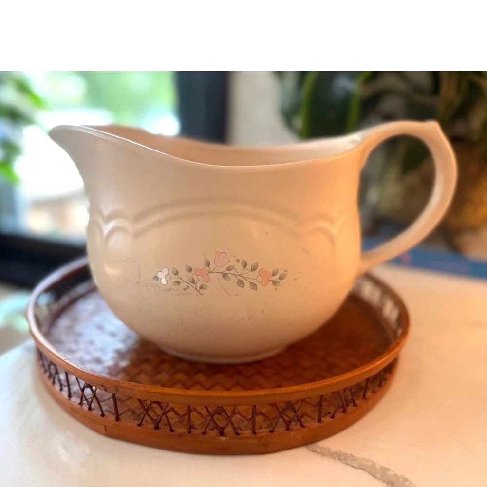 Pfaltzgraff Remembrance Large Batter Mixing Bowl with Handle and Pour Spout